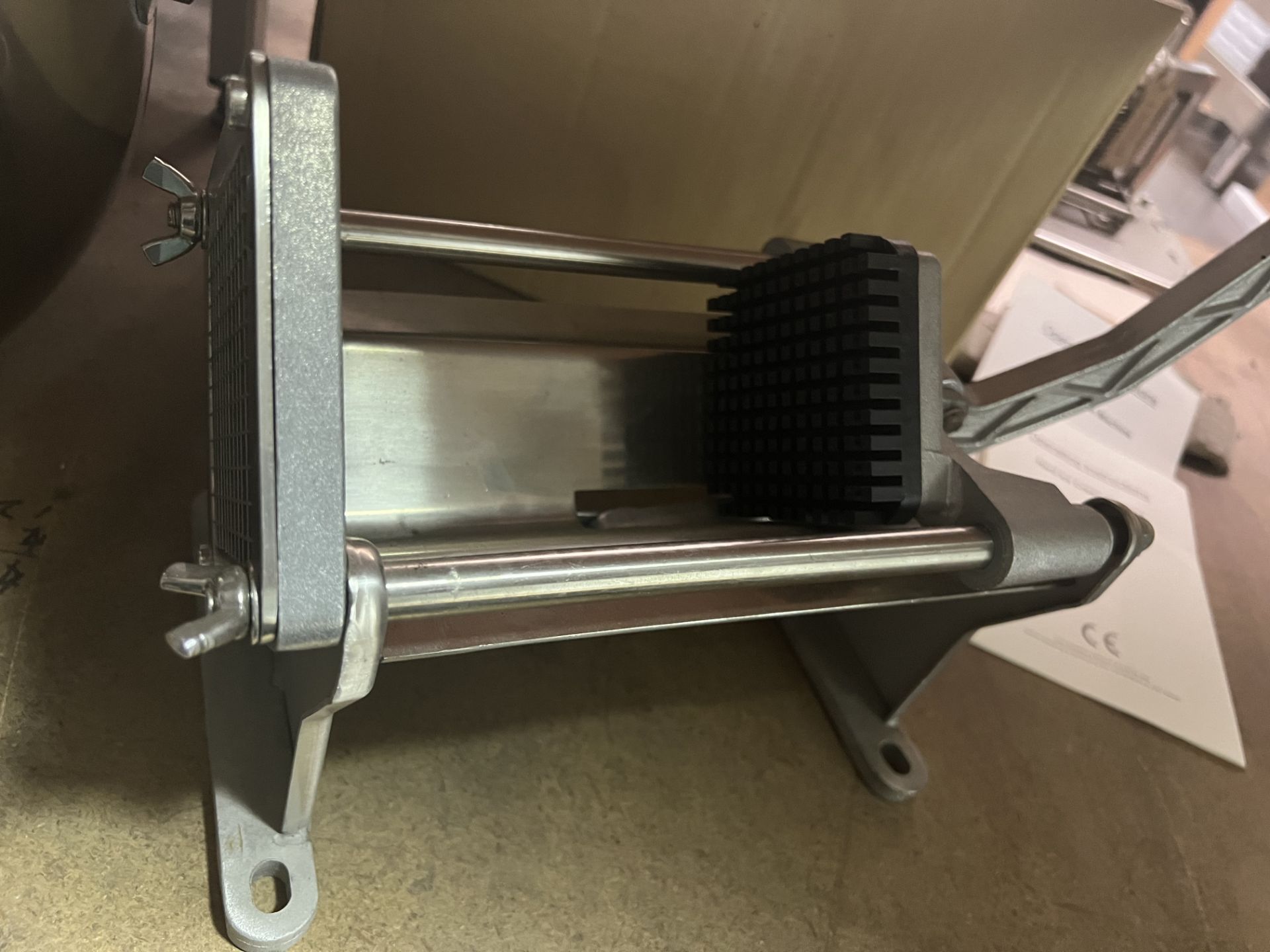 New Boxed Hand Chipper and 4 Blades - Image 2 of 3
