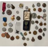 COMMEMORATIVE MEDALS & MEDALLIONS, MOSTLY BRONZE OR WHITE METAL. INCLUDES SOME ROYALTY ISSUES