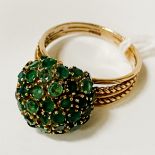 18CT YELLOW GOLD & EMERALD RING - SIZE M-N - 4.9 GRAMS APPROX