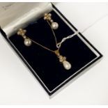 18 CARAT GOLD DIAMOND PEARL NECKLACE & EARRINGS