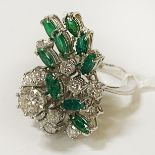 18CT EMERALD & DIAMOND CLUSTER RING SIZE L - 8.3 GRAMS APPROX