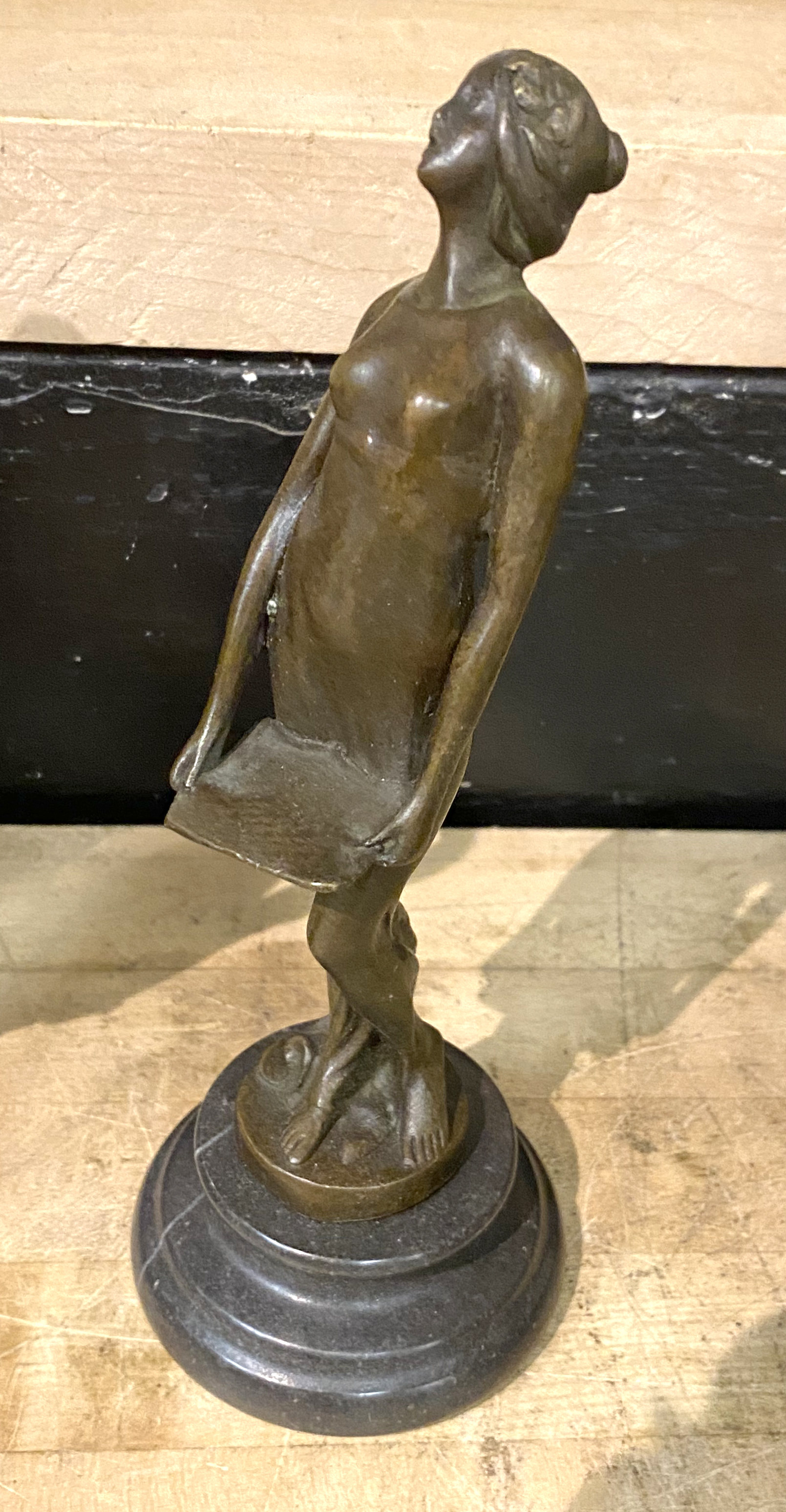 BRONZE MUSICIAN GIRL 20CMS (H) APPROX