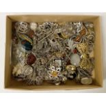 BOX OF COSTUME JEWELLERY SOME SILVER & AMBER