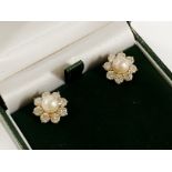 DAISY SURROUND EARRINGS WITH PEARLS TO THE CENTRE - TOTAL APPROX 1.5CTS - APPROX 5G
