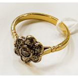 18K GOLD DIAMOND DAISY RING SIZE O - 4.3 GRAMS