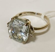 18CT GOLD WHITE SAPPHIRE & DIAMOND RING - SIZE M - 4.5 GRAMS APPROX