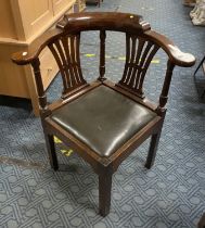 CORNER CHAIR