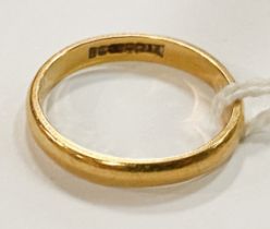 22CT GOLD BAND SIZE N - APPROX 2.9 GRAMS