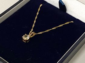 18CT GOLD CHAIN & PENDANT WITH STONE