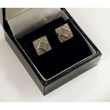 18CT GOLD DIAMOND STUD EARRINGS