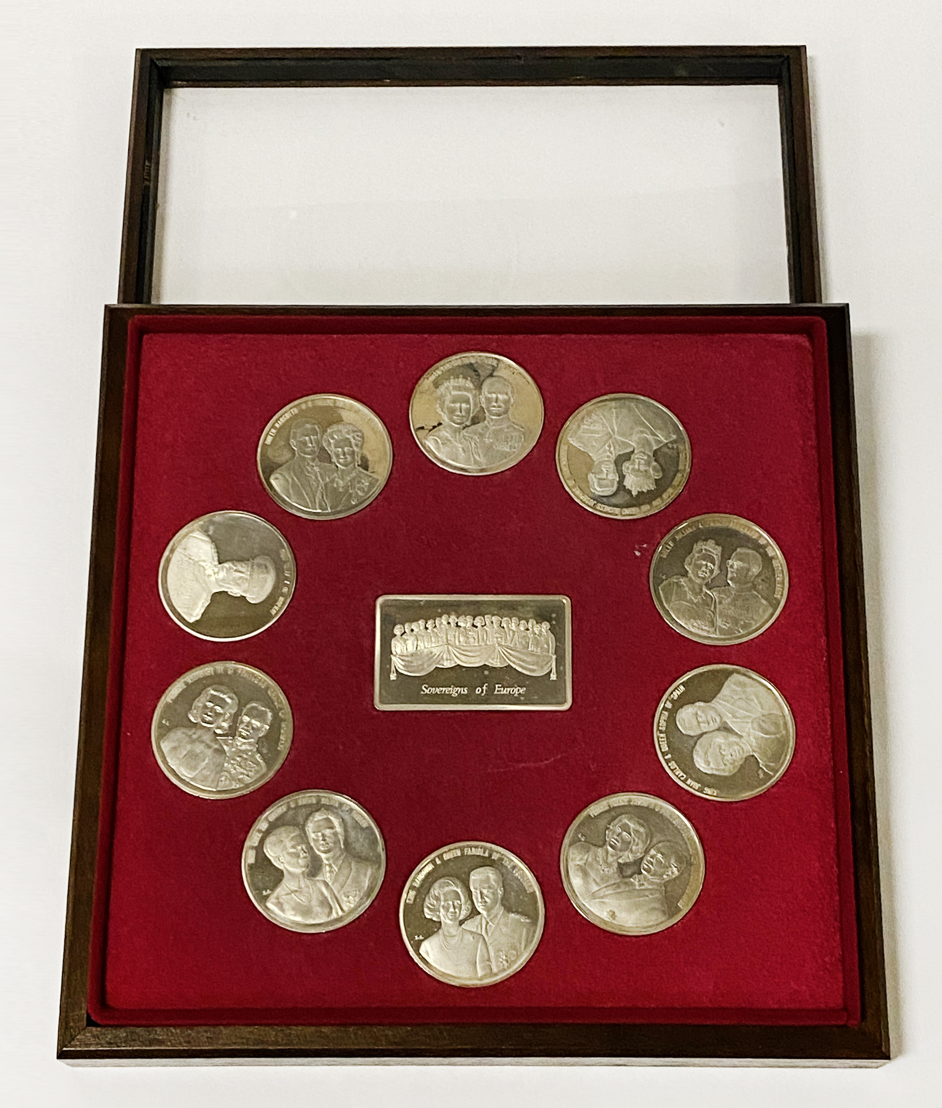 HEAVY (16.8OZS HM SILVER) 10 + 1 MEDALS DEPICTING SOVEREIGNS OF EUROPE 10 ROUND MEDALS - 1.4OZ
