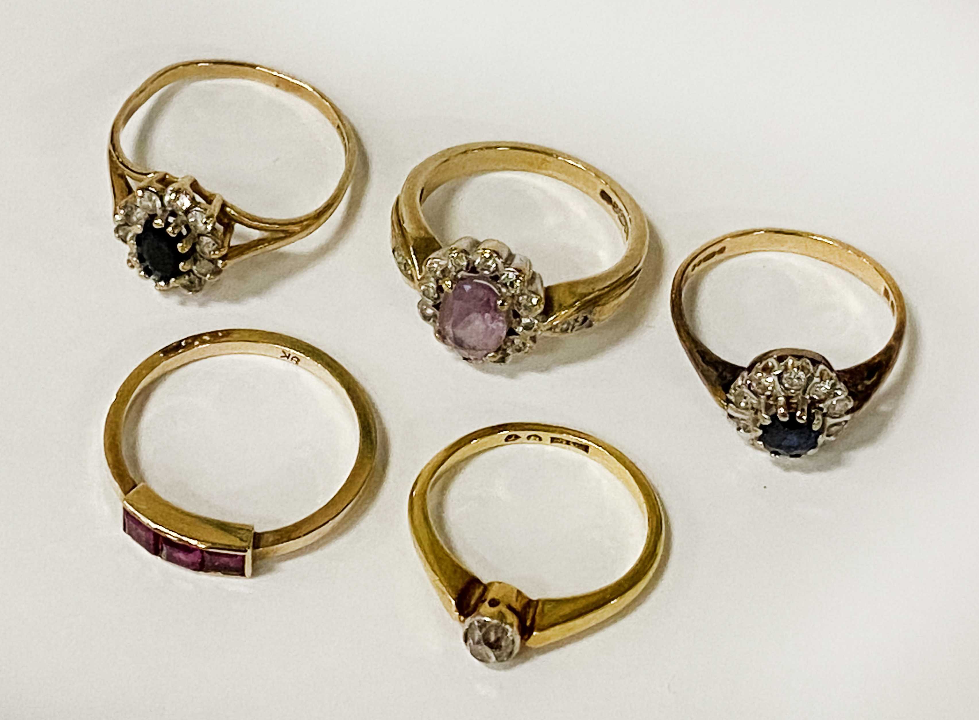 FIVE 9CT GOLD RINGS WITH DIAMONDS & SAPPHIRE - 11.6 GRAMS APPROX