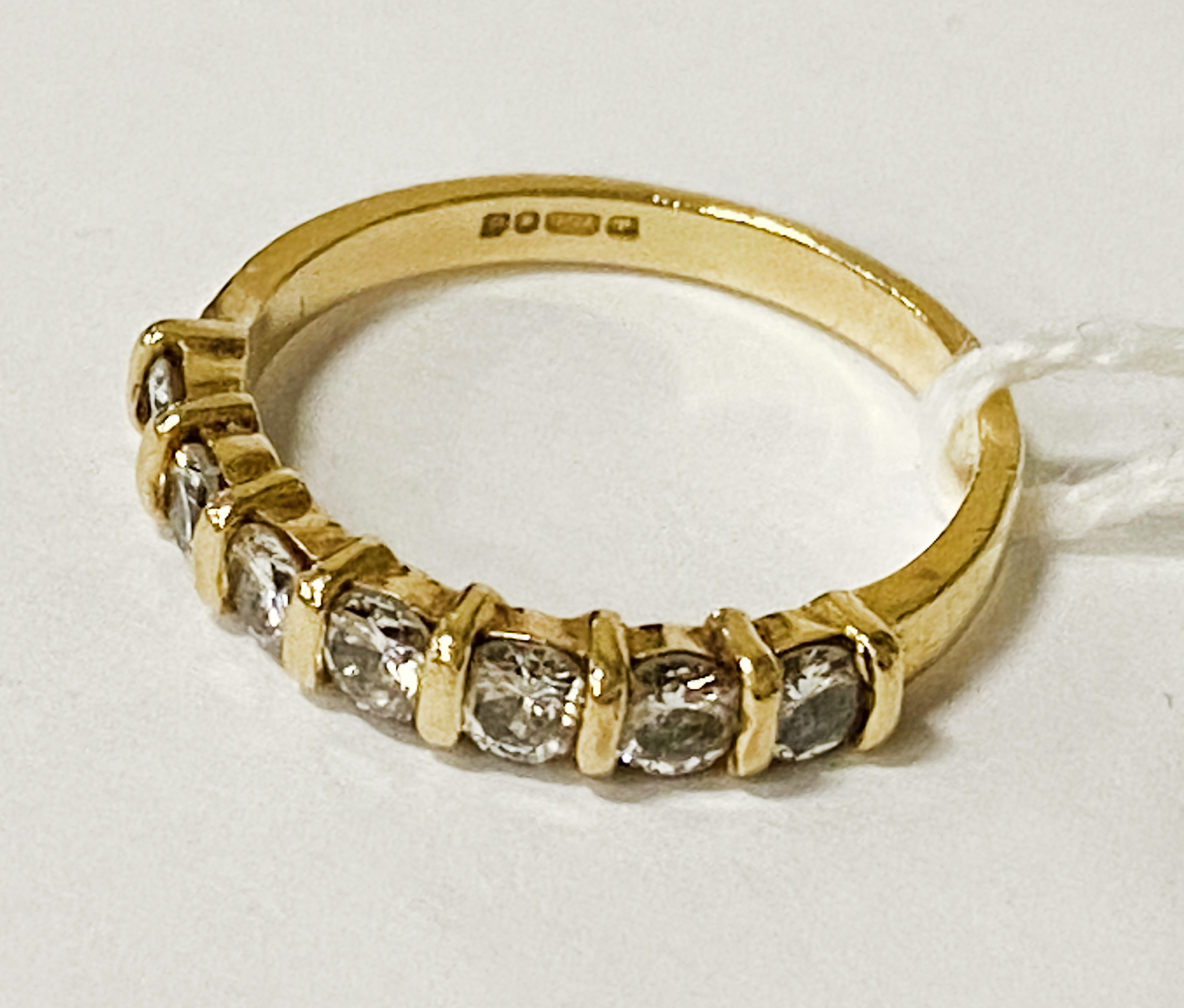 18 CARAT GOLD & DIAMOND RING - SIZE L 2.96GRAMS APPROX