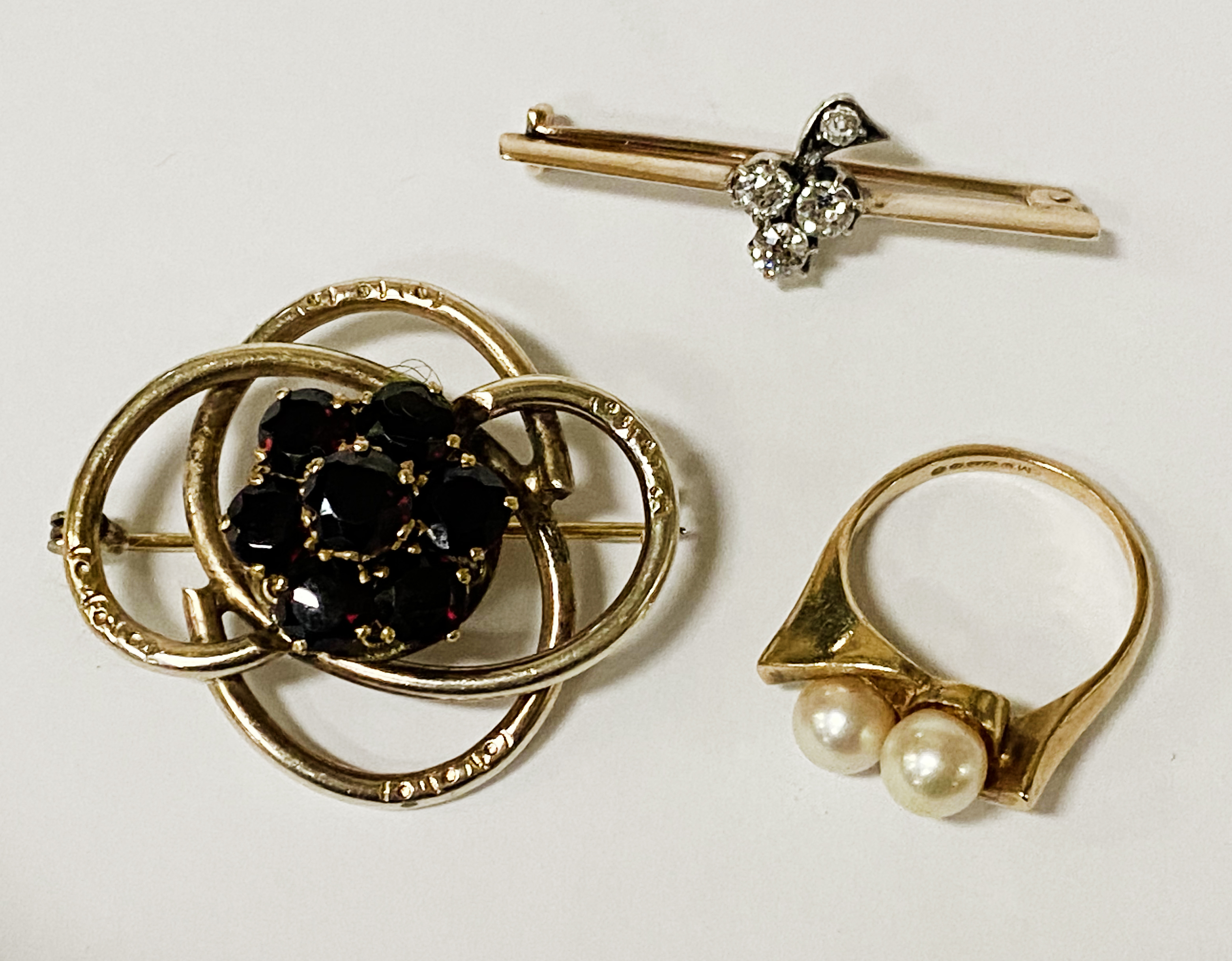 9 CT. GOLD PEARL RING, DIAMOND BROOCH & GILDED SILVER BROOCH 15.6 GRAMS APPROX