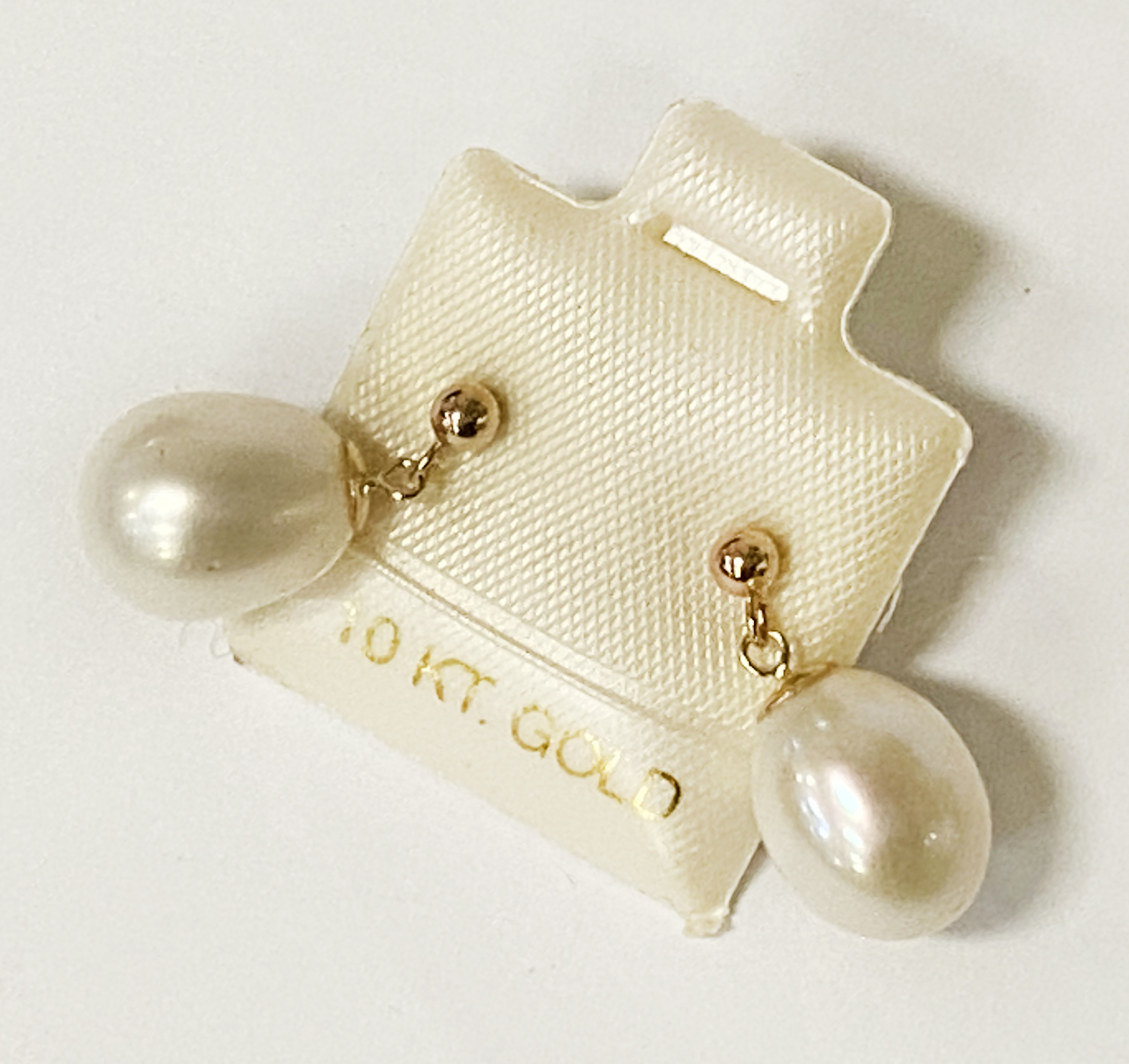 9K GOLD STUDS SOUTH SEA LARGE PEARLS