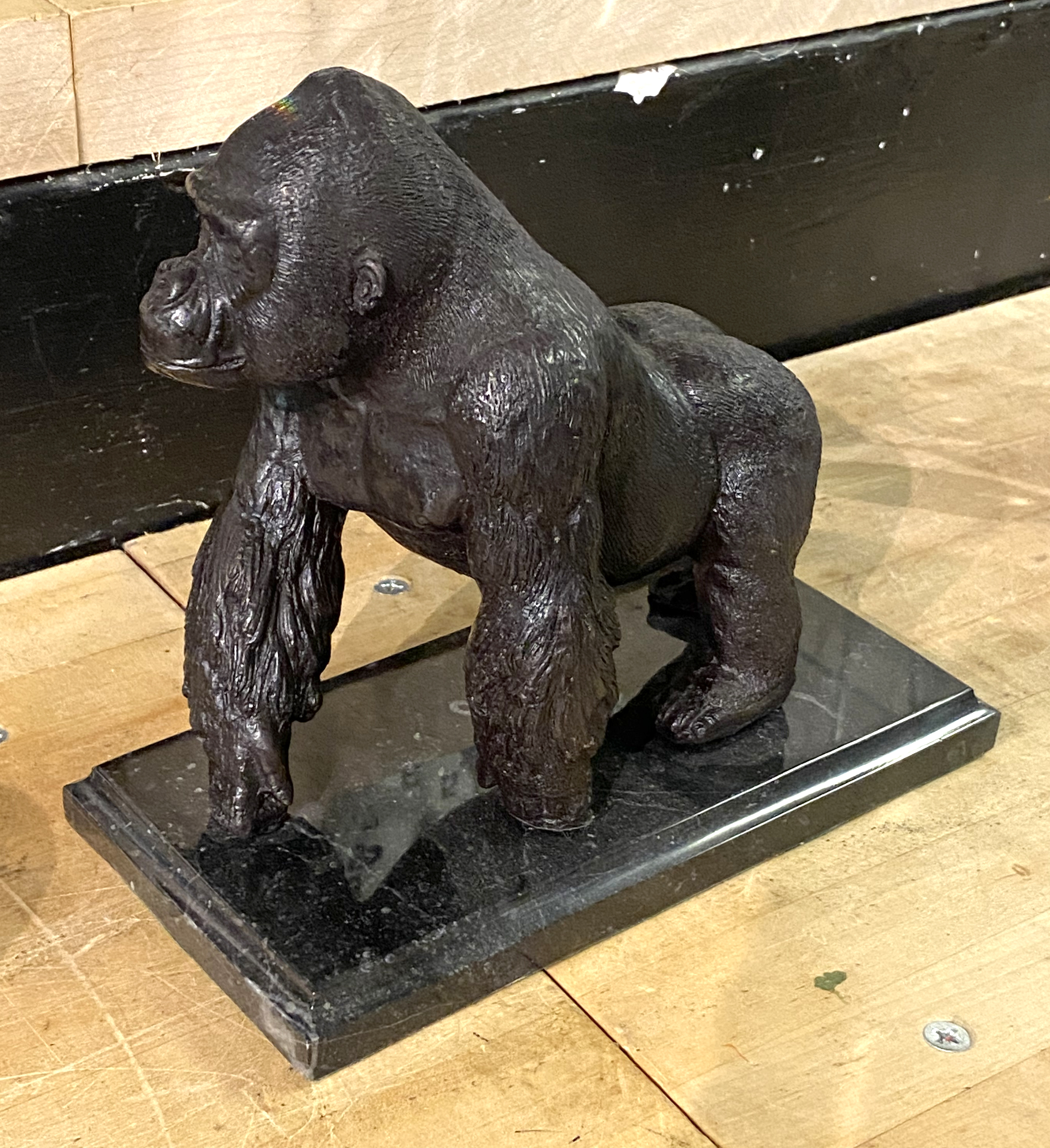 BRONZE GORILLA - 18 CMS (H) APPROX