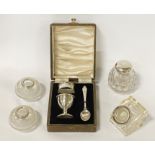 FOUR STERLING SILVER & GLASS INKWELLS WITH A BOXED SILVER SET