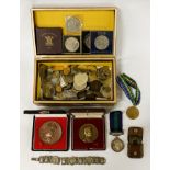 COLLECTIONS OF COINS & MEDALS TO INCLUDE SOME SILVER