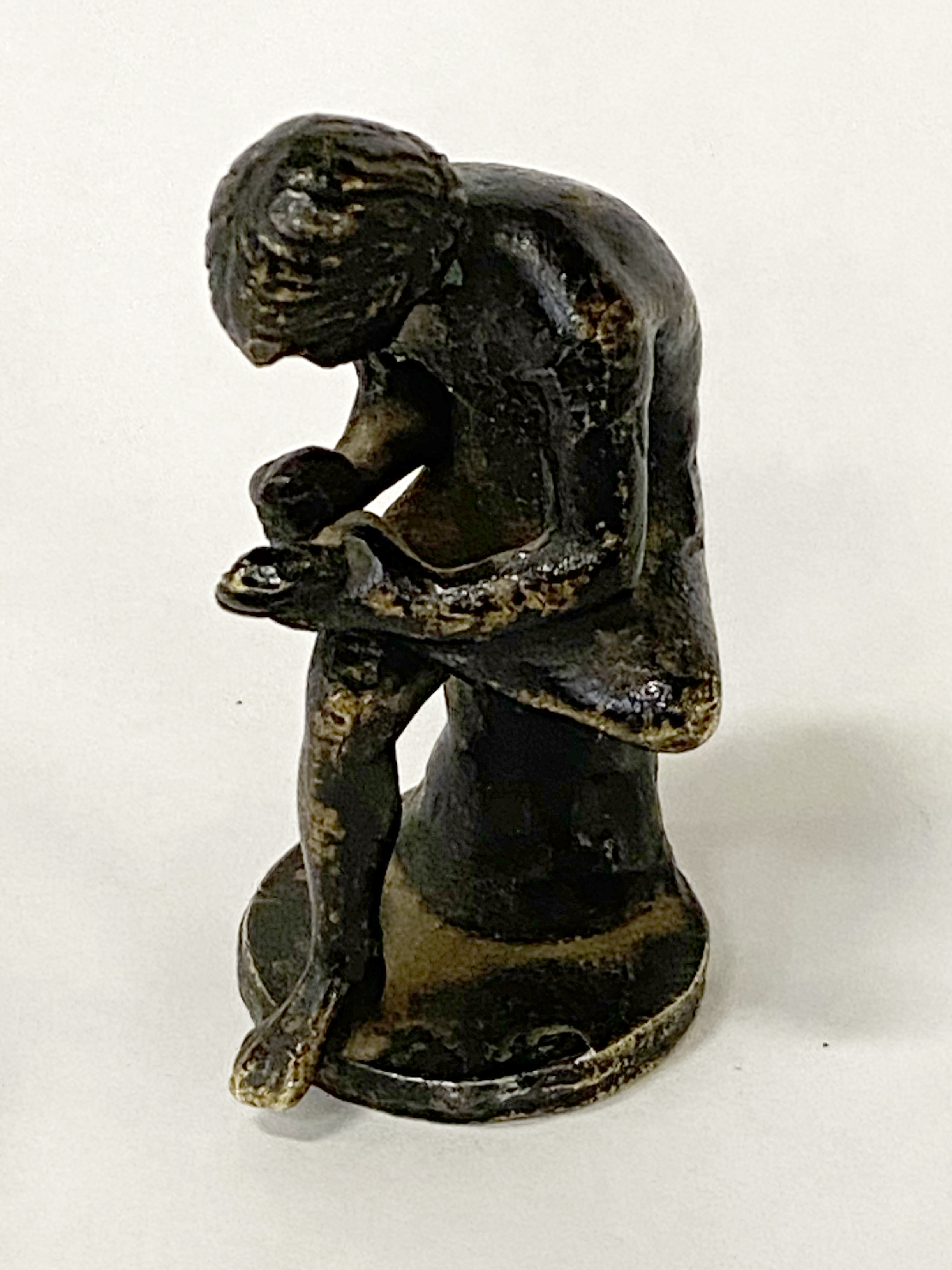 MINIATURE BOY WITH THORN CAST IN BRONZE 6.5CMS TALL THOUGHT TO BE SPINARIO CIRCA 18TH CENTURY
