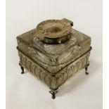 H/M SILVER TOPPED ETCHED GLASS INKWELL - BIRMINGHAM 1901 - 8.5 (H) APPROX