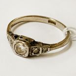 0.15 POINTS DIAMOND RING WITH SMALL DIAMOND TO THE SHOULDERS IN 9CT GOLD - SIZE K/L 2.44 GRAMS