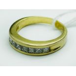 18 CARAT GOLD & DIAMOND RING SIZE O - APPROX 5.8 GRAMS