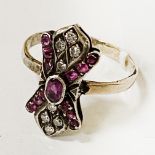 H/M 8CT GOLD RUBY & DIAMOND RING - SIZE O - 2.5 GRAMS APPROX