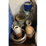 COLLECTION OF GARDEN ITEMS