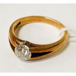 18CT GOLD DIAMOND SOLITAIRE RING - SIZE R - APPROX 0.8 CT