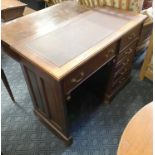 KNEE HOLE DESK