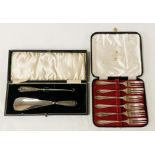 CASED HM SILVER CAKE FORK SET WITH HM SILVER HANDLED CASED SHOE HORN / LACE PULLER