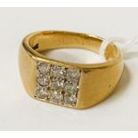 18CT GOLD & 9 DIAMOND RING - SIZE O APPROX 11.7GRAMS