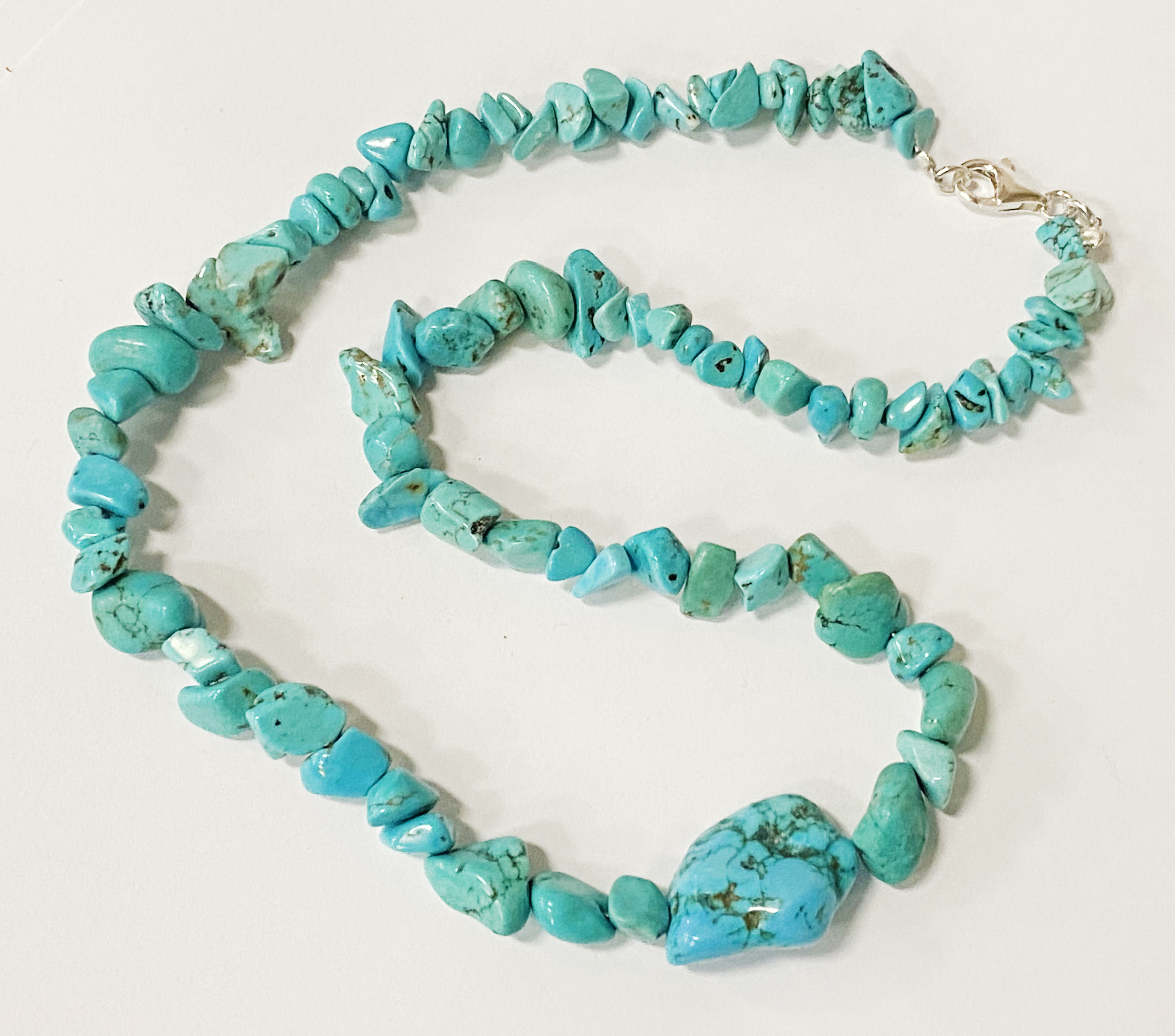 TURQUOISE NECKLACE WITH STERLING SILVER CLASP