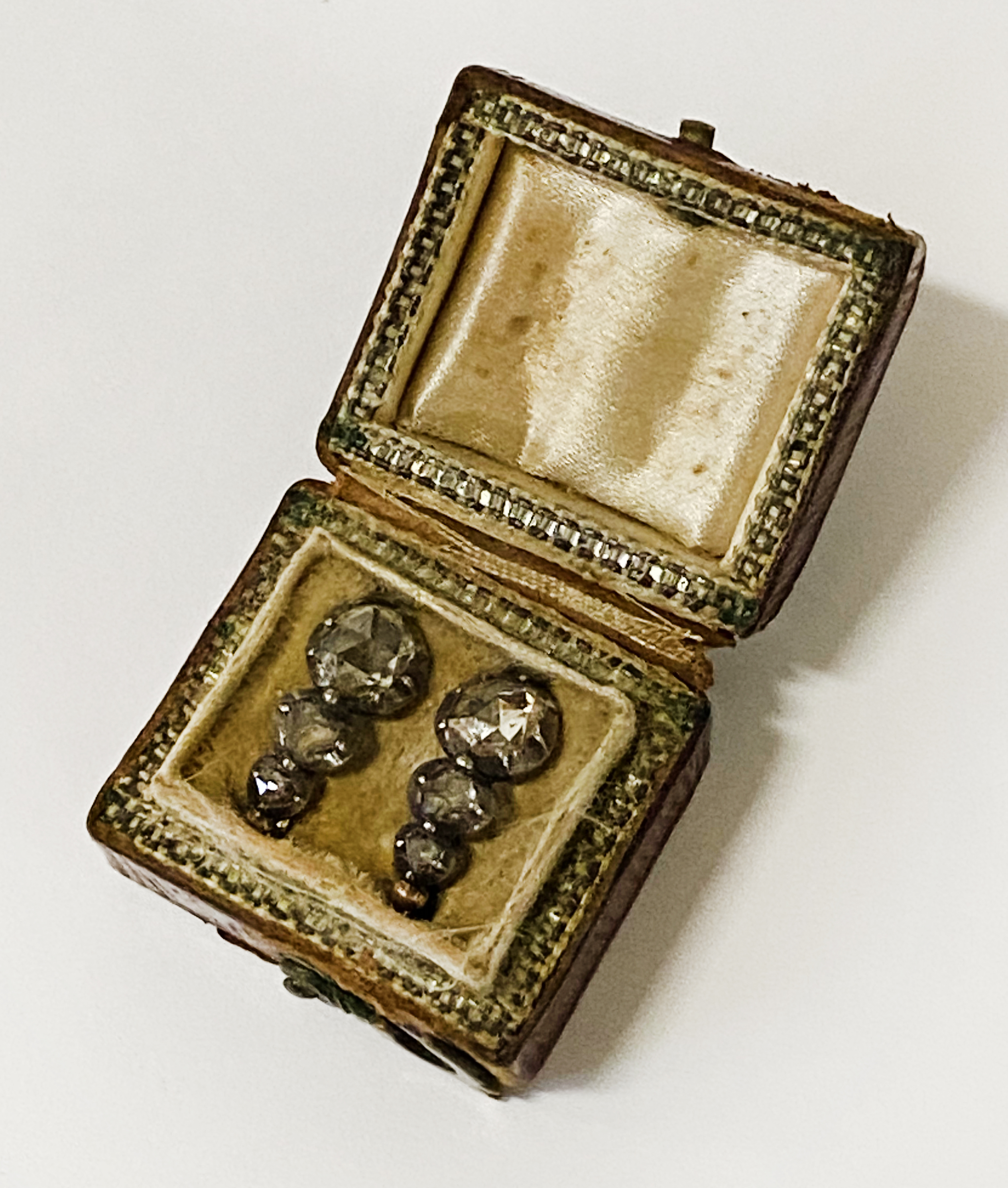 PAIR OF OLD CUT DIAMOND EARRINGS - Bild 2 aus 2