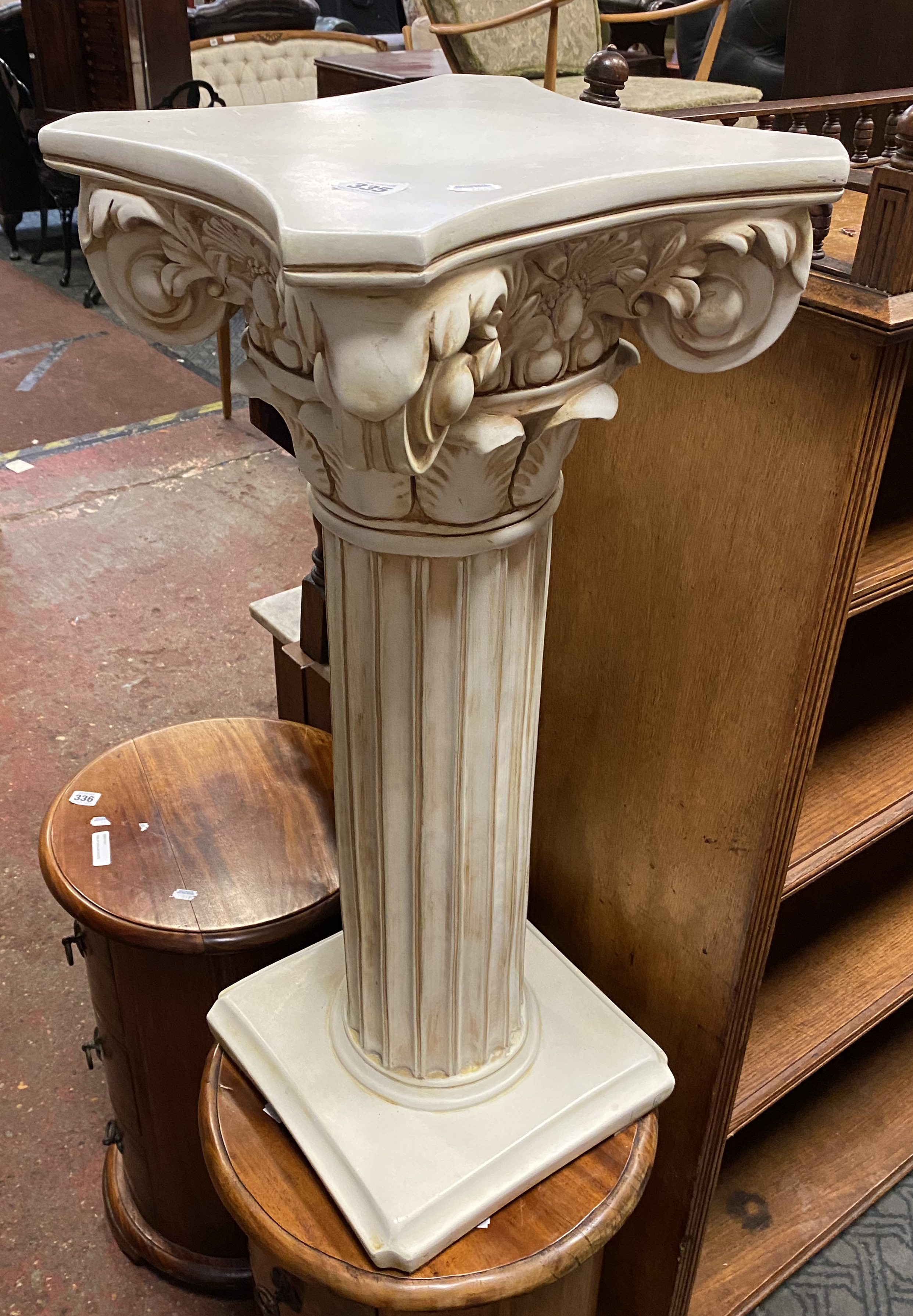 ORNATE COLUMN