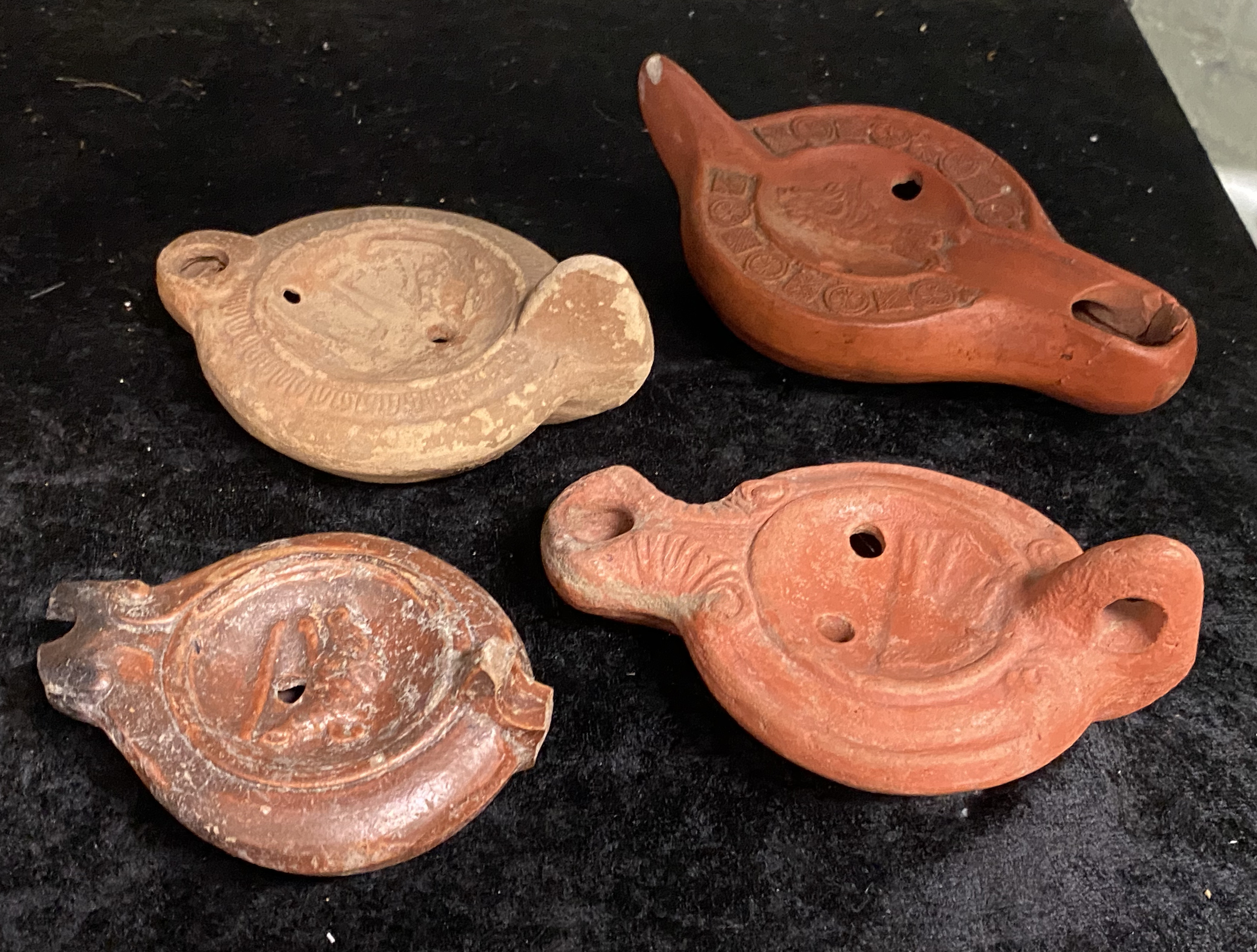 4 OIL LAMPS IN TERRACOTTA - EARLY