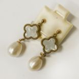 9CT GOLD SEA PEARL & MOTHER OF PEARL CLOVER EARRING