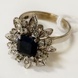 18CT WHITE GOLD DIAMOND & SAPPHIRE RING - SIZE L