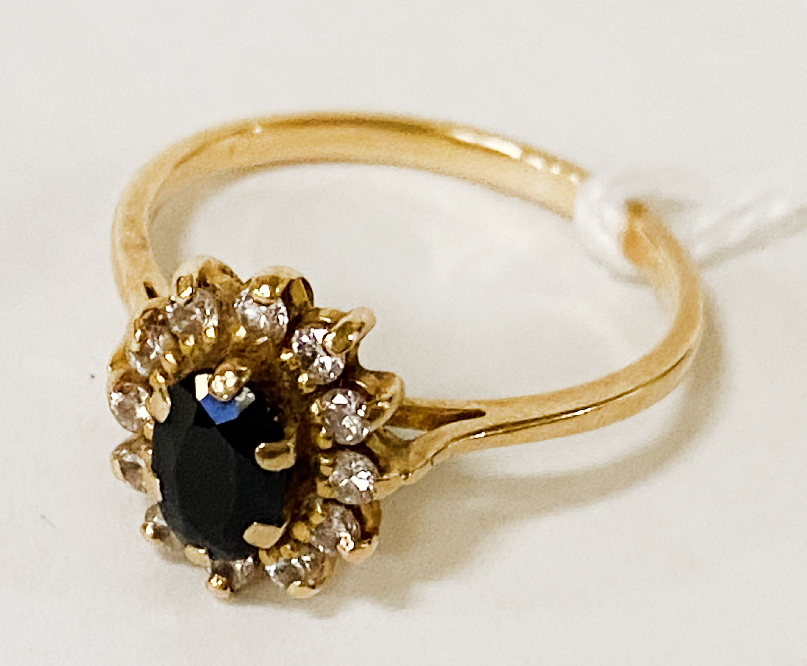 18CT YELLOW GOLD DIAMOND & SAPPHIRE RING SIZE K 2.4 GRAMS APPROX