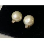 9CT GOLD PEARL EARRINGS SET WITH DIAMONDS