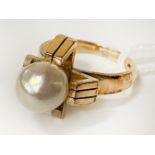 14CT GOLD & PEARL RING - SIZE M