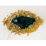 18CT GOLD DIAMOND GREEN STONE BROOCH - APPROX 37 GRAMS