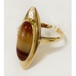 14CT GOLD AGATE CORNISH RING SIZE K/L - 3.4 GRAMS APPROX