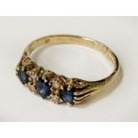 9CT GOLD THREE STONE SAPPHIRE RING - SIZE P - 2.6 GRAMS APPROX