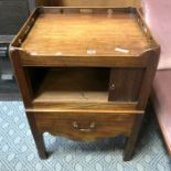 SMALL COMMODE CABINET