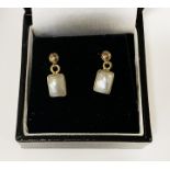 9CT GOLD PEARL STUDS