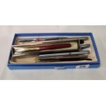 COLLECTION OF PENS TO INCLUDE WATERMAN, PARKER, SHEAFER ETC ONE HAS 14CT GOLD NIB