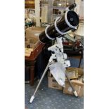 SKY WATCHER TELESCOPE NEEDS A REMOTE BUT YOU CAN STILL USE IT MANUALLY 220MM LENS