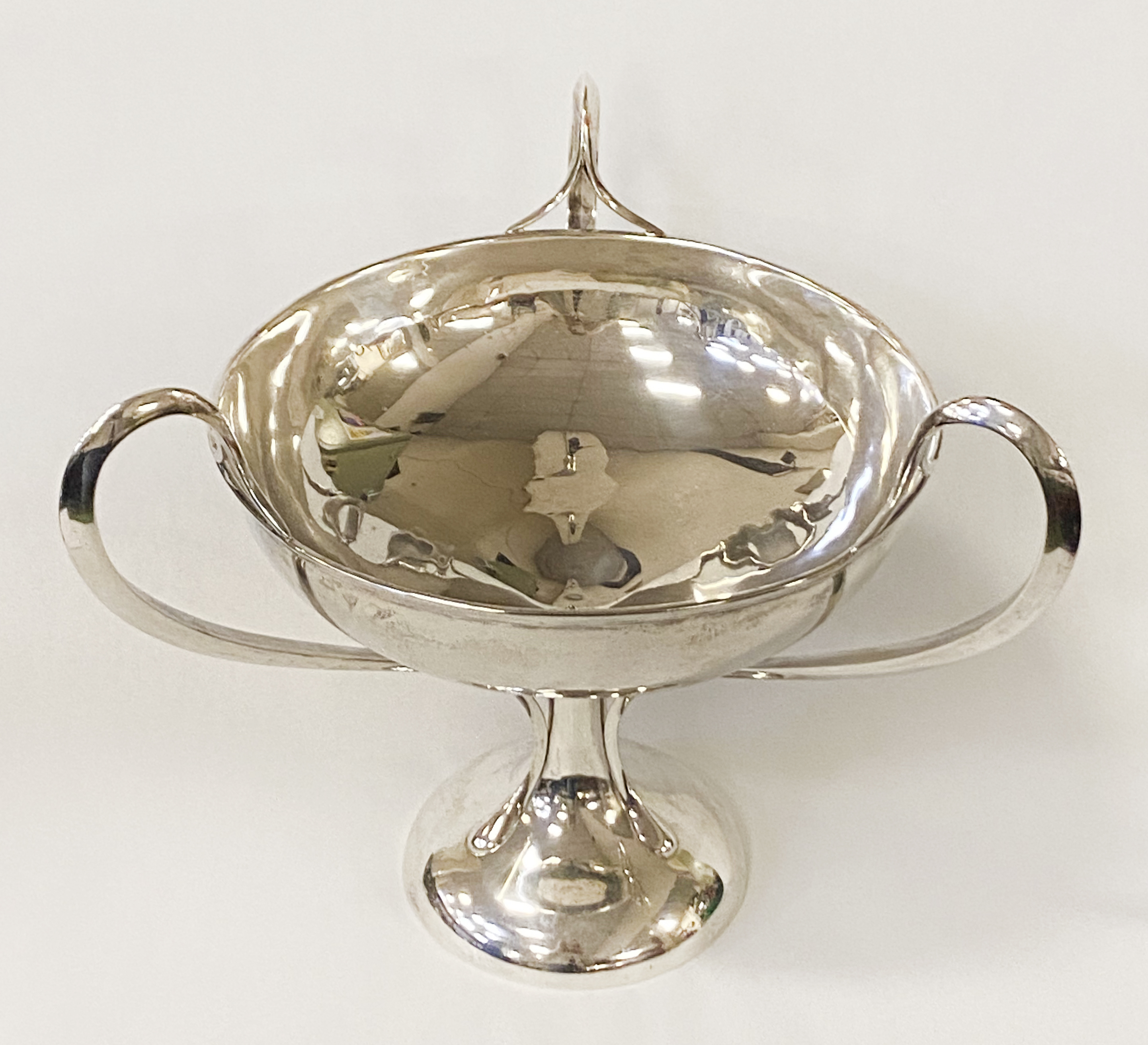 HM SILVER TYG - APPROX 39 OZ 26CMS (H) APPROX