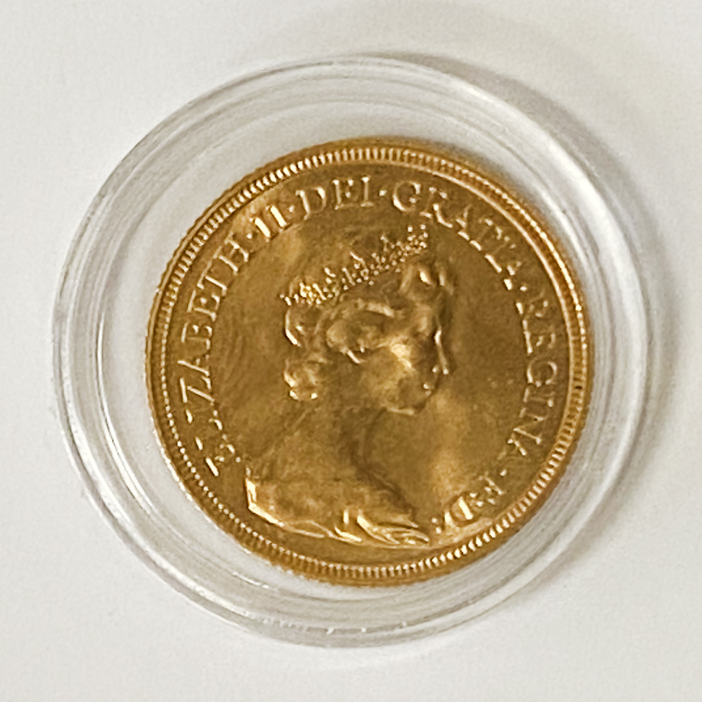 1981 FULL SOVEREIGN GOLD COIN YOUNG HEAD QUEEN ELIZABETH - Image 2 of 2